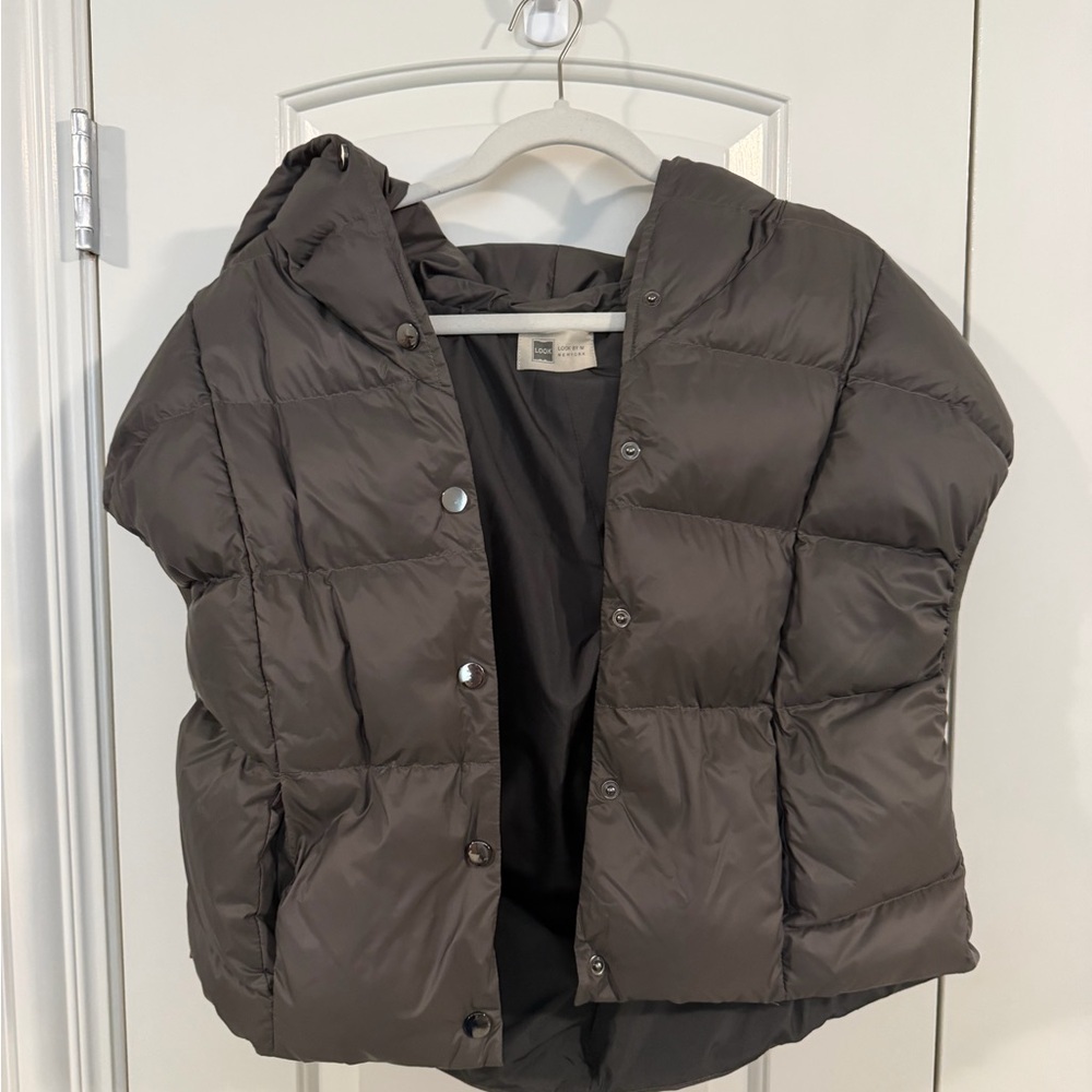 Women's Puffer Vest in Dark Gray